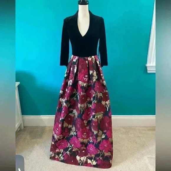 New with tags Eliza J women’s bodice jacquard ballgown in size 4 - Picture 1 of 11